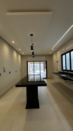 Imagem Casa com 3 Quartos à Venda, 241 m² em Jardim América - Goiânia Imagem Casa com 3 Quartos à Venda, 241 m² em Jardim América - Goiânia