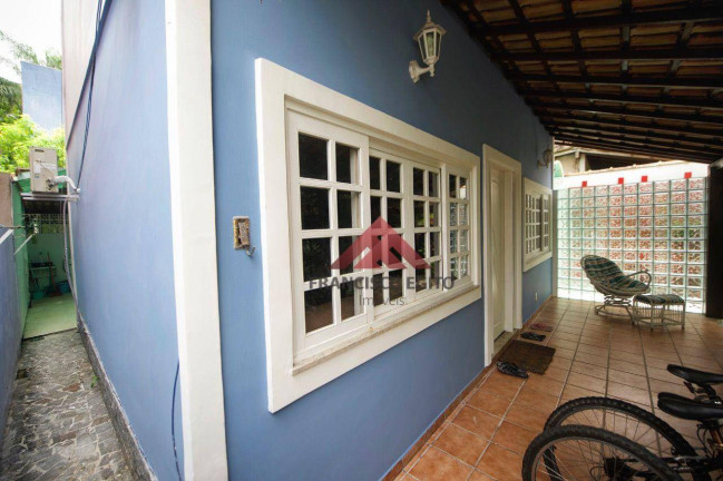 Imagem Casa com 8 Quartos à Venda, 400 m² em Maria Paula - Niterói Imagem Casa com 8 Quartos à Venda, 400 m² em Maria Paula - Niterói