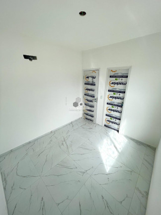 Imagem Casa com 4 Quartos à Venda, 133 m²