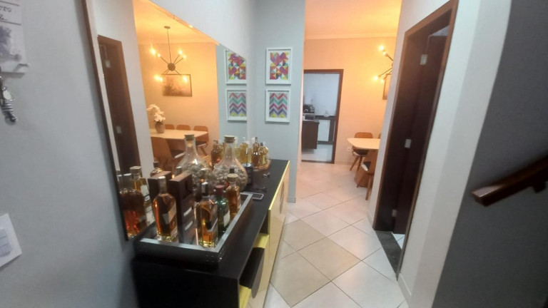 Imagem Imóvel com 3 Quartos à Venda, 116 m² Imagem Imóvel com 3 Quartos à Venda, 116 m²