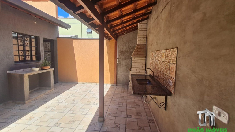 Imagem Casa com 3 Quartos à Venda, 61 m² em Centro - Bragança Paulista
