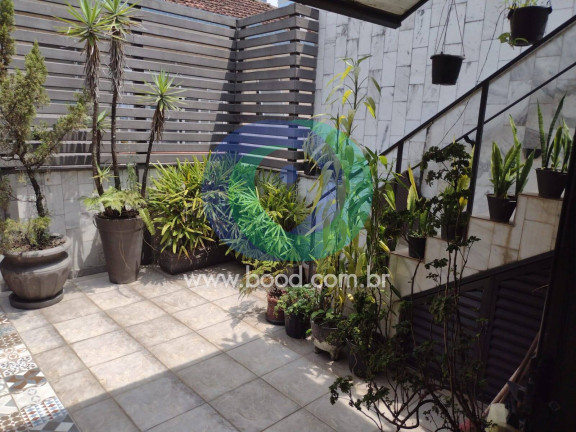 Casa com 3 Quartos para Alugar, 320 m² em Gonzaga - Santos