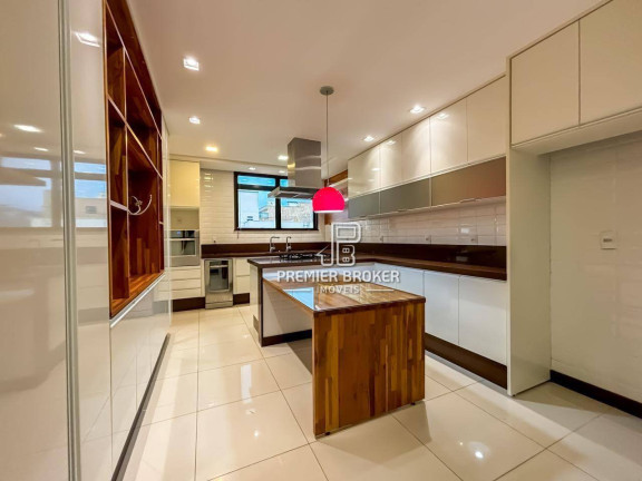 Imagem Cobertura com 4 Quartos à Venda, 330 m² em Várzea - Teresópolis Imagem Cobertura com 4 Quartos à Venda, 330 m² em Várzea - Teresópolis