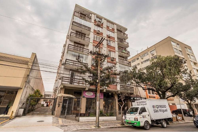 Imagem Imóvel com 3 Quartos à Venda, em Floresta - Porto Alegre Imagem Imóvel com 3 Quartos à Venda, em Floresta - Porto Alegre