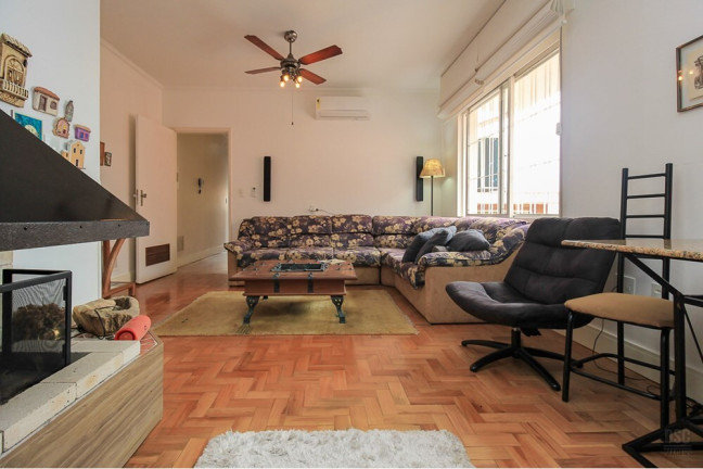 Imagem Casa com 3 Quartos à Venda, 358 m² em Três Figueiras - Porto Alegre Imagem Casa com 3 Quartos à Venda, 358 m² em Três Figueiras - Porto Alegre