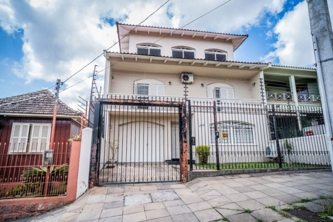 Imóvel com 3 Quartos à Venda,  em Vila Ipiranga - Porto Alegre