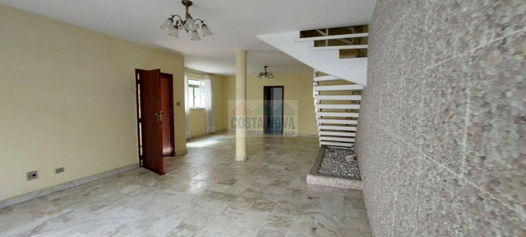 Imagem Casa com 3 Quartos à Venda, 330 m² em Gonzaga - Santos Imagem Casa com 3 Quartos à Venda, 330 m² em Gonzaga - Santos