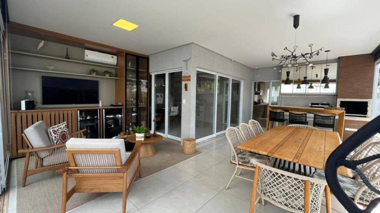 Imagem Casa com 3 Quartos à Venda, 255 m² em Alphaville Flamboyant Residencial Araguaia - Goiânia Imagem Casa com 3 Quartos à Venda, 255 m² em Alphaville Flamboyant Residencial Araguaia - Goiânia