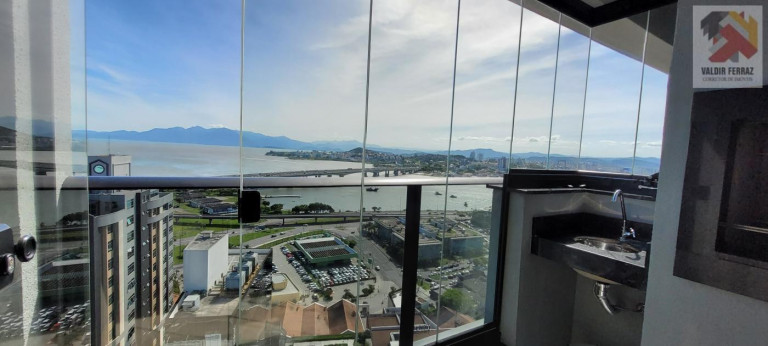Imagem Apartamento com 2 Quartos à Venda, 71 m² em Centro - Florianópolis