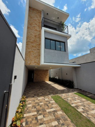 Imagem Sobrado com 3 Quartos à Venda, 200 m² em Villas Do Jaguari - Santana De Parnaíba