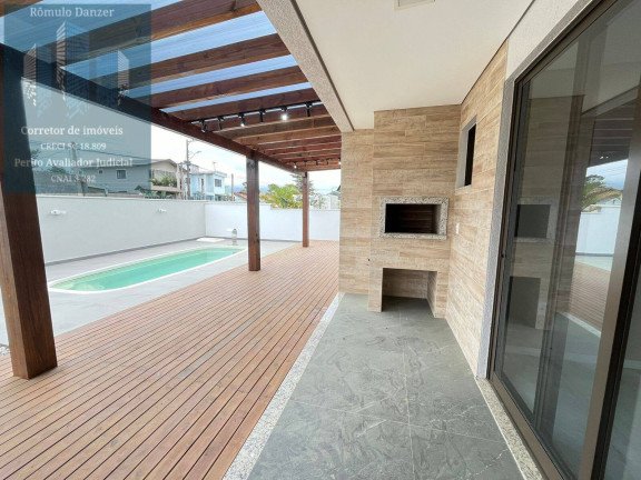 Imagem Casa com 4 Quartos à Venda, 375 m² em São João Do Rio Vermelho - Florianópolis Imagem Casa com 4 Quartos à Venda, 375 m² em São João Do Rio Vermelho - Florianópolis