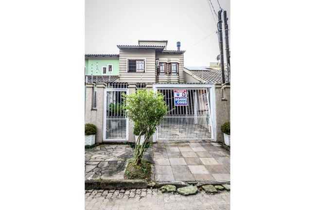 Imagem Casa com 3 Quartos à Venda, em Hípica - Porto Alegre Imagem Casa com 3 Quartos à Venda, em Hípica - Porto Alegre