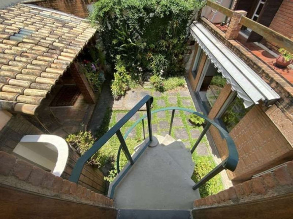 Casa com 3 Quartos à Venda, 210 m² em Jardim Peri Peri - São Paulo