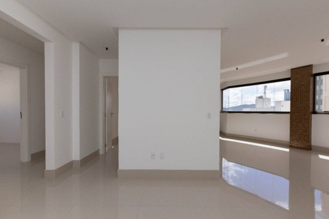 Imagem Apartamento com 4 Quartos à Venda, 150 m² em Centro - Balneário Camboriú Imagem Apartamento com 4 Quartos à Venda, 150 m² em Centro - Balneário Camboriú