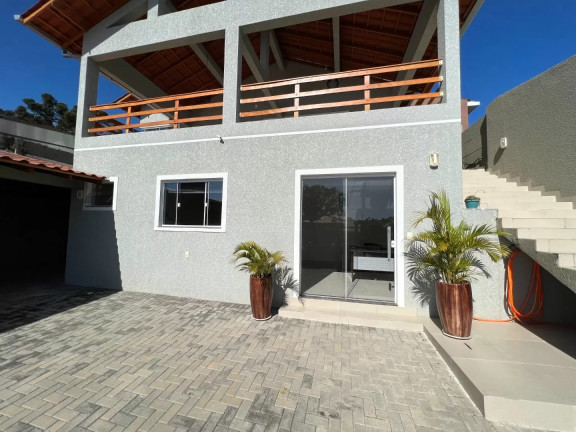 Imagem Casa com 3 Quartos à Venda, 250 m² em Uvaranas - Ponta Grossa