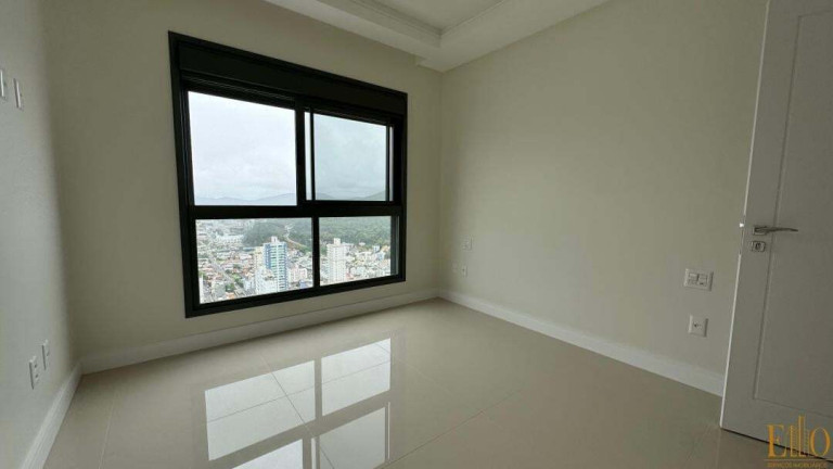 Imagem Apartamento com 4 Quartos à Venda, 182 m² em Centro - Balneário Camboriú Imagem Apartamento com 4 Quartos à Venda, 182 m² em Centro - Balneário Camboriú