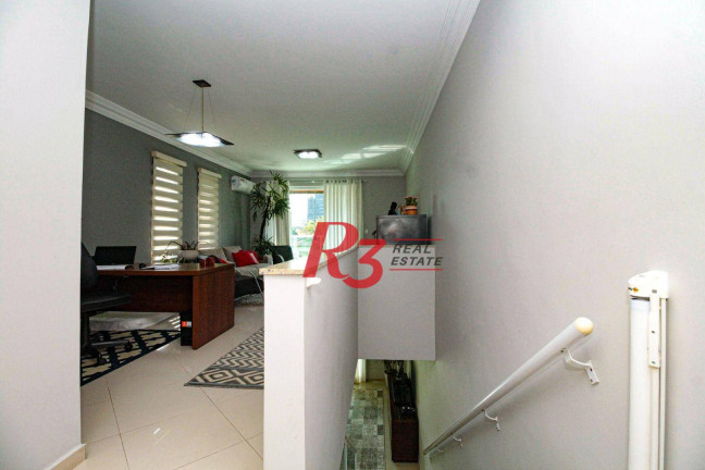 Imagem Sobrado com 4 Quartos à Venda, 227 m² em Boqueirão - Santos