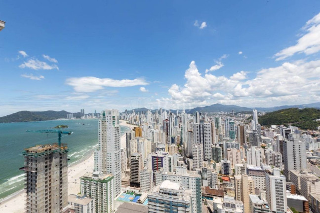 Apartamento com 4 Quartos à Venda, 228 m² em Centro - Balneário Camboriú