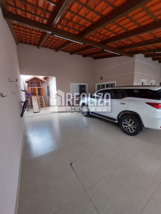 Imagem Casa de Condomínio com 3 Quartos à Venda, 200 m² em Vila Arquelau - Uberaba