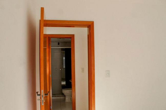 Imagem Imóvel com 2 Quartos à Venda, 57 m² em Vila Nova - Porto Alegre Imagem Imóvel com 2 Quartos à Venda, 57 m² em Vila Nova - Porto Alegre