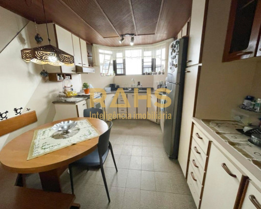 Imagem Casa com 3 Quartos à Venda, 255 m² em Saguaçu - Joinville Imagem Casa com 3 Quartos à Venda, 255 m² em Saguaçu - Joinville