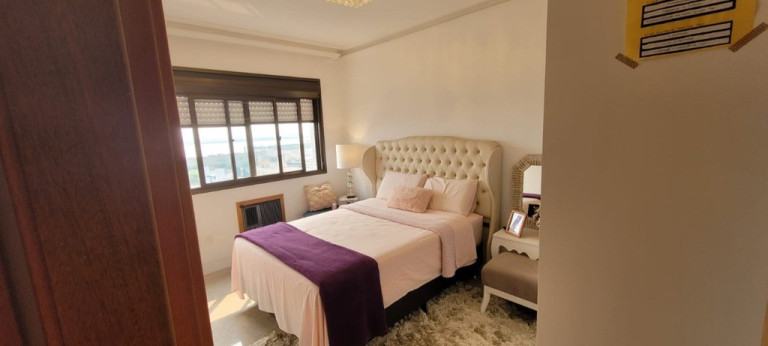 Imagem Apartamento com 3 Quartos à Venda, 206 m² em Menino Deus - Porto Alegre Imagem Apartamento com 3 Quartos à Venda, 206 m² em Menino Deus - Porto Alegre