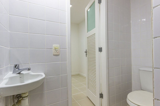 Imagem Imóvel com 2 Quartos à Venda, 99 m² em Copacabana - Rio De Janeiro Imagem Imóvel com 2 Quartos à Venda, 99 m² em Copacabana - Rio De Janeiro
