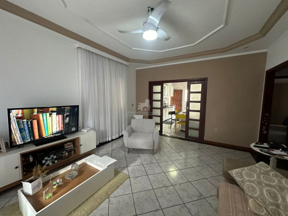 Casa com 3 Quartos à Venda, 133 m² em Centro - Balneário Camboriú