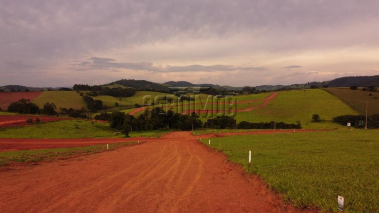 Imagem Terreno à Venda, 1.000 m² em Lagos De Santa Helena - Bragança Paulista Imagem Terreno à Venda, 1.000 m² em Lagos De Santa Helena - Bragança Paulista