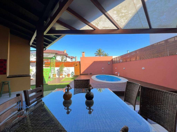 Imagem Casa com 4 Quartos à Venda, 267 m² em Córrego Grande - Florianópolis Imagem Casa com 4 Quartos à Venda, 267 m² em Córrego Grande - Florianópolis