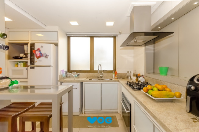 Imagem Imóvel com 3 Quartos à Venda, 136 m² em Petrópolis - Porto Alegre Imagem Imóvel com 3 Quartos à Venda, 136 m² em Petrópolis - Porto Alegre