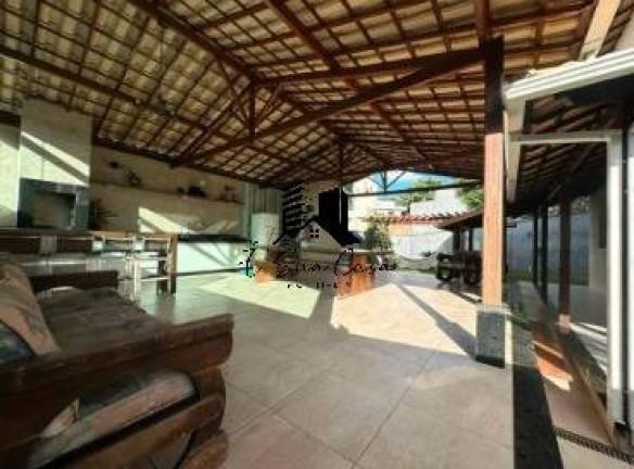 Imagem Casa com 4 Quartos à Venda, 370 m² em Cabral - Contagem Imagem Casa com 4 Quartos à Venda, 370 m² em Cabral - Contagem