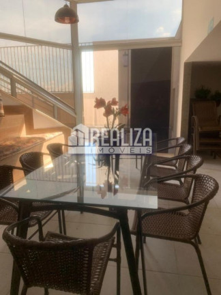 Imagem Apartamento com 3 Quartos à Venda, 191 m² em Boa Vista - Uberaba Imagem Apartamento com 3 Quartos à Venda, 191 m² em Boa Vista - Uberaba
