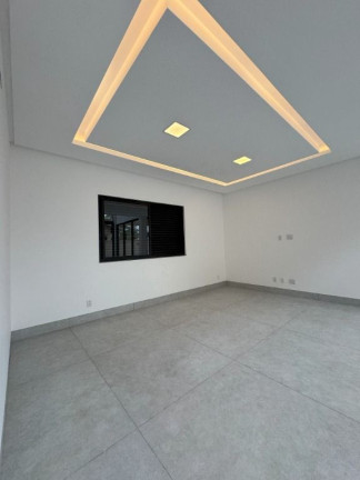 Imagem Sobrado com 5 Quartos à Venda, 344 m² em Jardins Madri - Goiânia