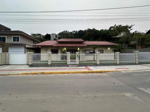 Casa com 4 Quartos à Venda, 180 m² em Centro - Porto Belo