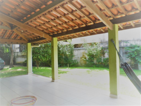 Imagem Casa com 5 Quartos à Venda, 220 m²