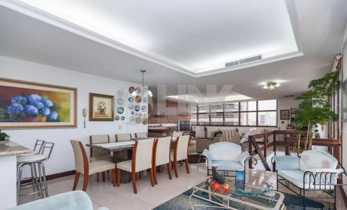 Imagem Imóvel com 4 Quartos à Venda, 353 m² em Três Figueiras - Porto Alegre