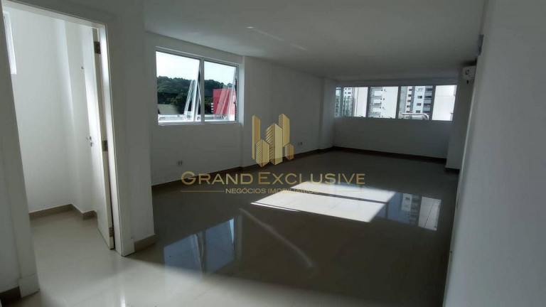 Sala Comercial para Alugar, 45 m² em Pioneiros - Balneário Camboriú