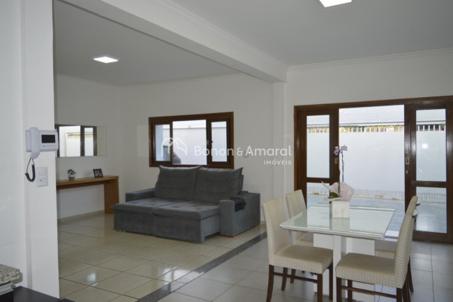 Imagem Casa com 3 Quartos à Venda, 287 m² em Vila Joaquim Inácio - Campinas Imagem Casa com 3 Quartos à Venda, 287 m² em Vila Joaquim Inácio - Campinas