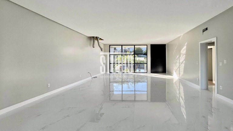 Imagem Casa com 3 Quartos à Venda, 312 m² em Centro - Carlos Barbosa Imagem Casa com 3 Quartos à Venda, 312 m² em Centro - Carlos Barbosa