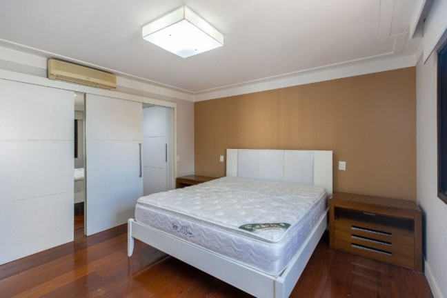 Imagem Imóvel com 3 Quartos à Venda, 230 m² em Moema - São Paulo Imagem Imóvel com 3 Quartos à Venda, 230 m² em Moema - São Paulo