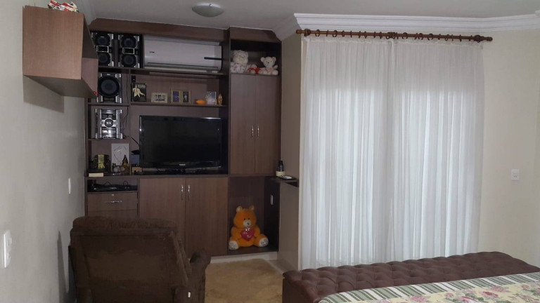 Imagem Sobrado com 3 Quartos à Venda, 864 m² em Setor Araguaia - Aparecida De Goiânia