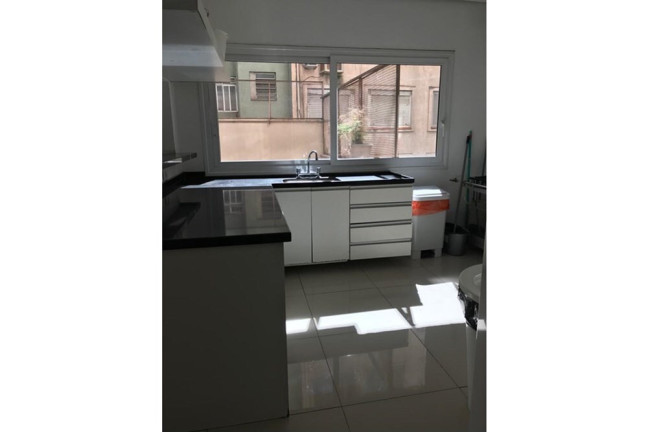 Imagem Apartamento com 2 Quartos à Venda, 81 m² em Centro Histórico - Porto Alegre Imagem Apartamento com 2 Quartos à Venda, 81 m² em Centro Histórico - Porto Alegre