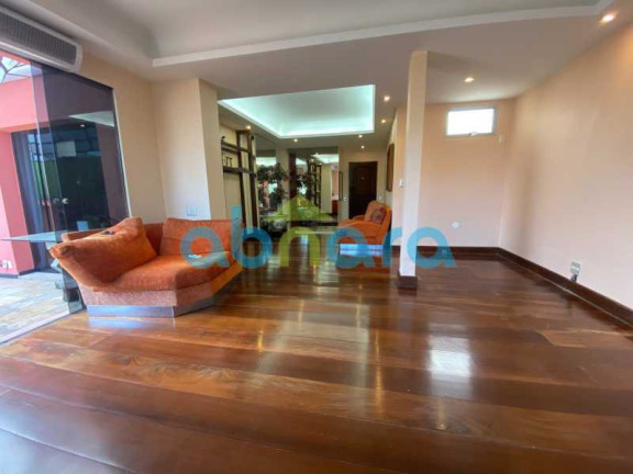 Imagem Cobertura com 2 Quartos à Venda, 200 m² em Copacabana - Rio De Janeiro