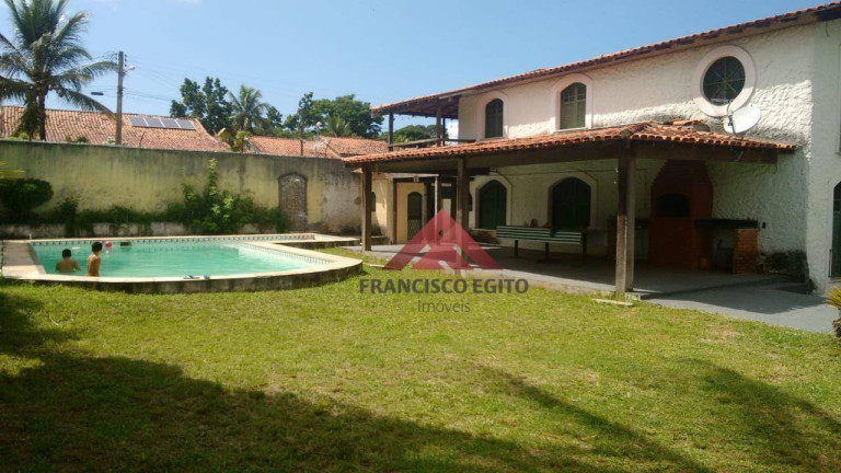 Casa com 6 Quartos à Venda, 300 m² em Vila Capri - Araruama