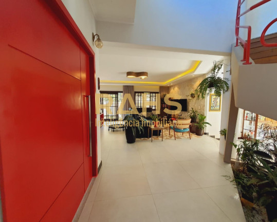 Imagem Casa com 4 Quartos à Venda, 420 m² em Anita Garibaldi - Joinville Imagem Casa com 4 Quartos à Venda, 420 m² em Anita Garibaldi - Joinville
