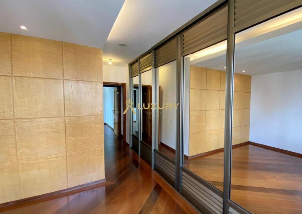 Imagem Imóvel com 4 Quartos à Venda, 161 m² em Belvedere - Belo Horizonte
