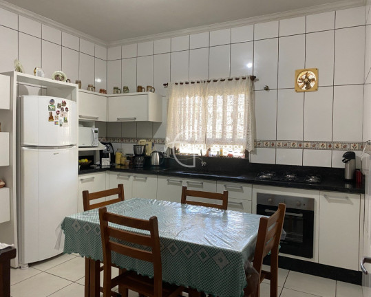 Imagem Casa com 5 Quartos à Venda, 196 m² em Anita Garibaldi - Joinville Imagem Casa com 5 Quartos à Venda, 196 m² em Anita Garibaldi - Joinville