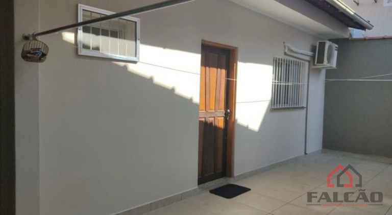 Imagem Casa com 4 Quartos à Venda, 600 m² em Vila Guilhermina - Praia Grande