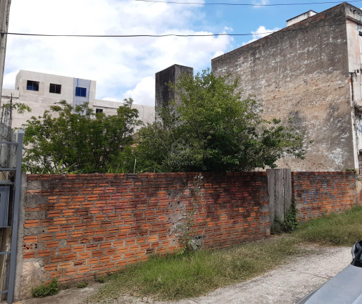 Terreno à Venda, 170 m² em Centro - Santa Maria